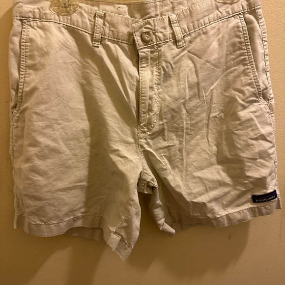 Patagonia Men's Cream Shorts - Picture 1 of 5